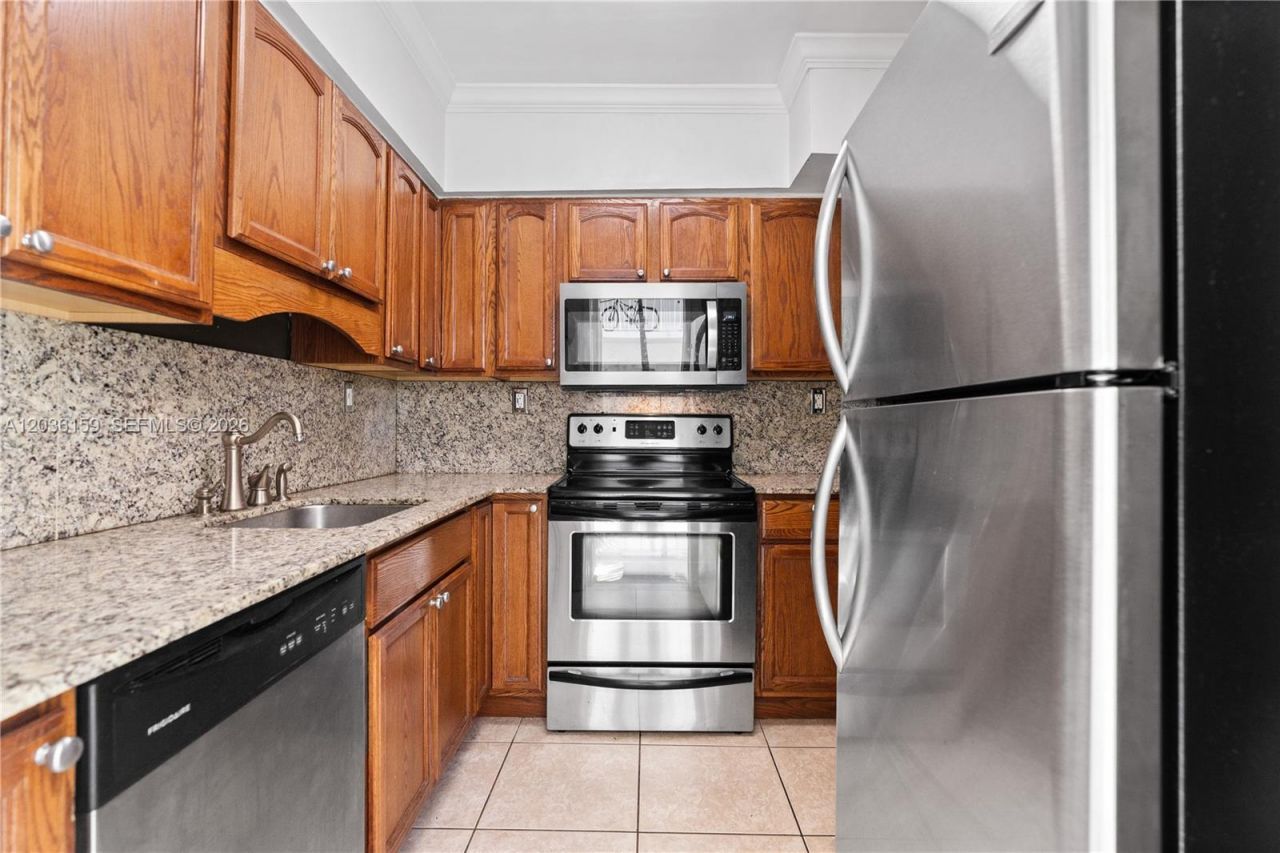10001 W Bay Harbor Dr, Unit 202, Bay Harbor Islands, FL 33154 Photo