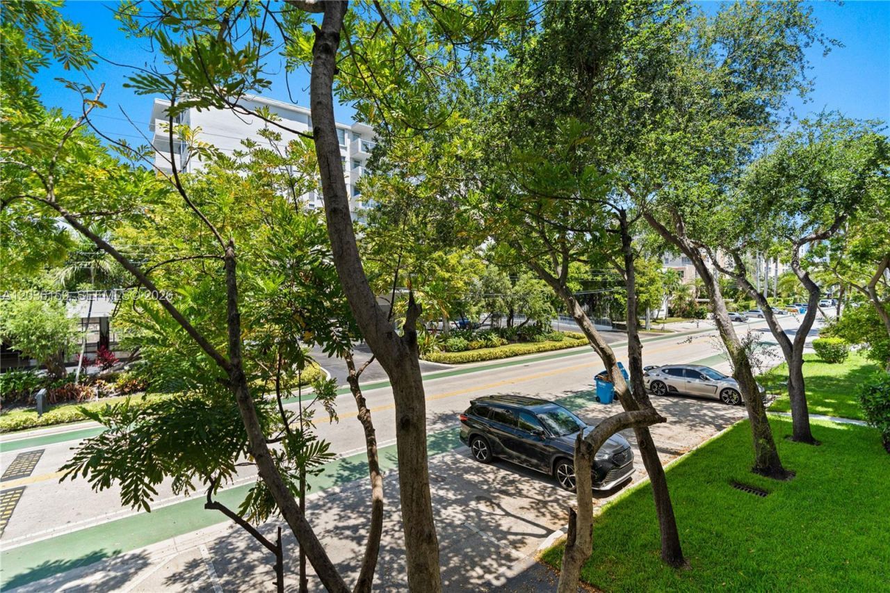 10001 W Bay Harbor Dr, Unit 202, Bay Harbor Islands, FL 33154 Photo