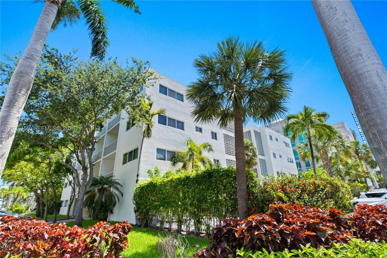 10001 W Bay Harbor Dr, Unit 202, Bay Harbor Islands, FL 33154 Photo