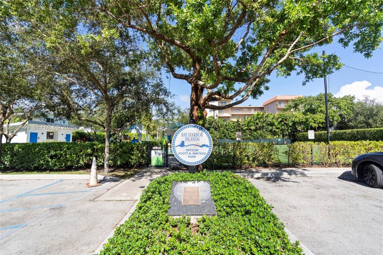 10001 W Bay Harbor Dr, Unit 202, Bay Harbor Islands, FL 33154 Photo