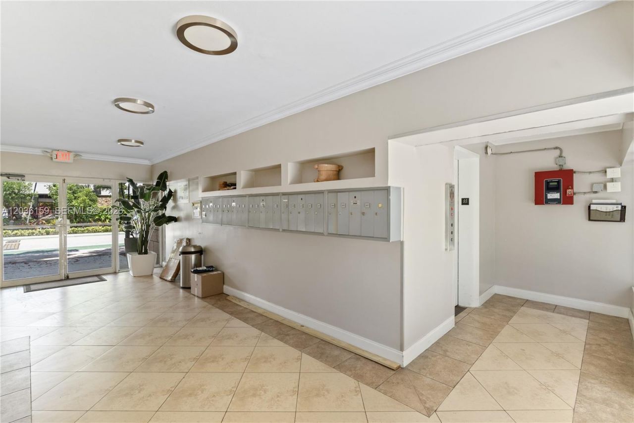 10001 W Bay Harbor Dr, Unit 202, Bay Harbor Islands, FL 33154 Photo