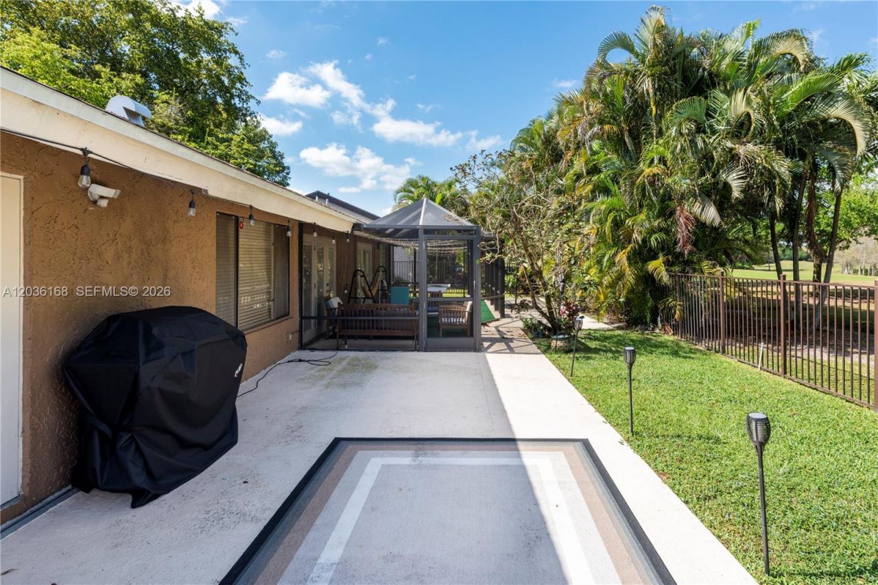 921 Bayberry Point Dr, Plantation, FL 33324 Photo