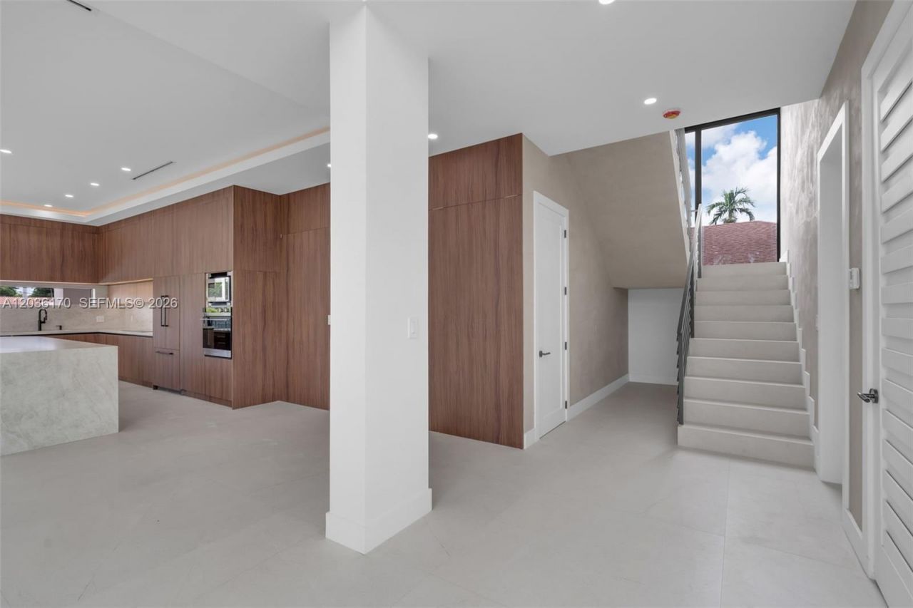 6438 SW 23rd St , Miami, FL 33155 Photo