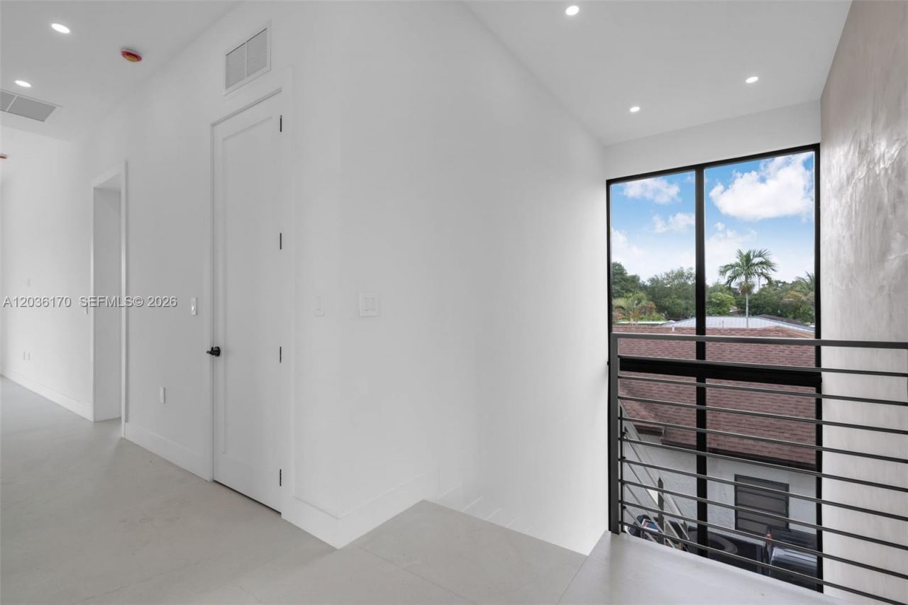 6438 SW 23rd St , Miami, FL 33155 Photo