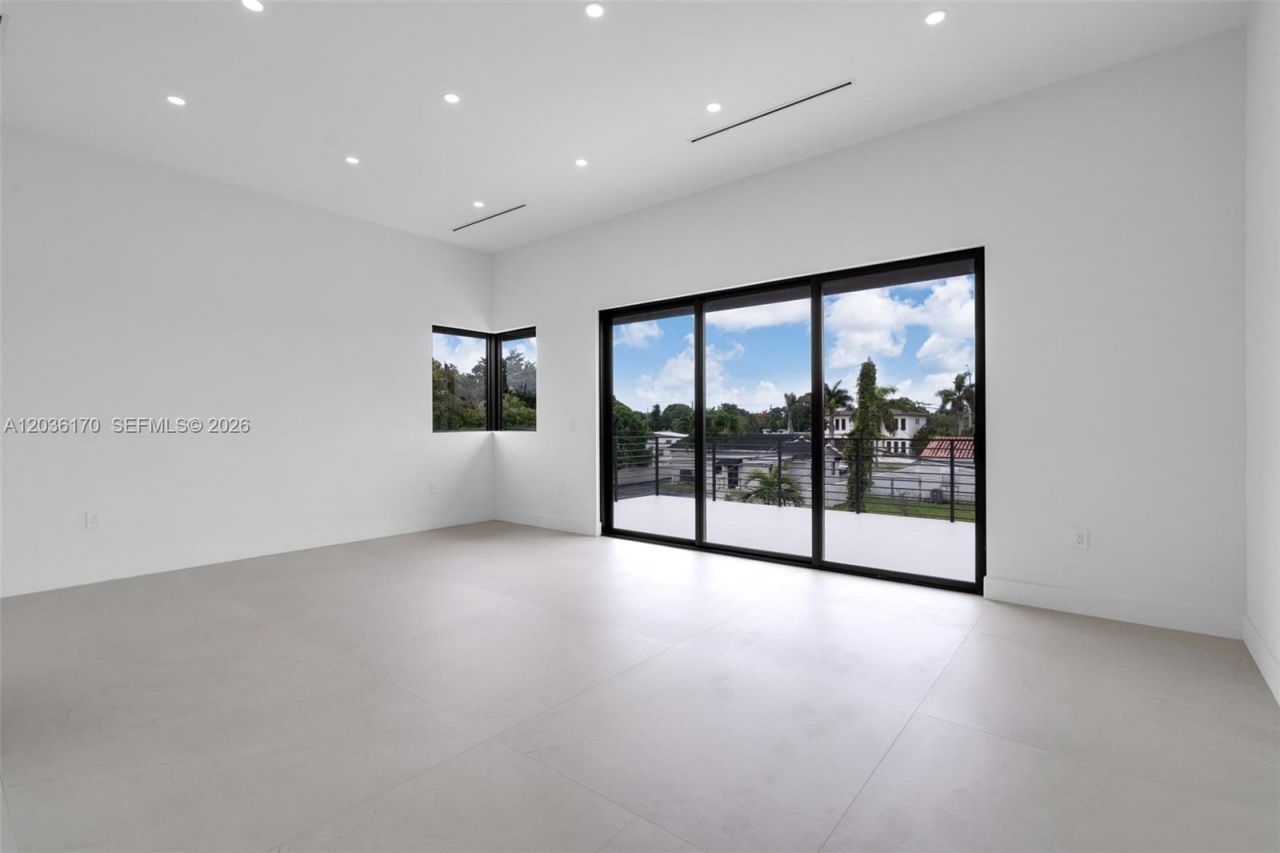 6438 SW 23rd St , Miami, FL 33155 Photo