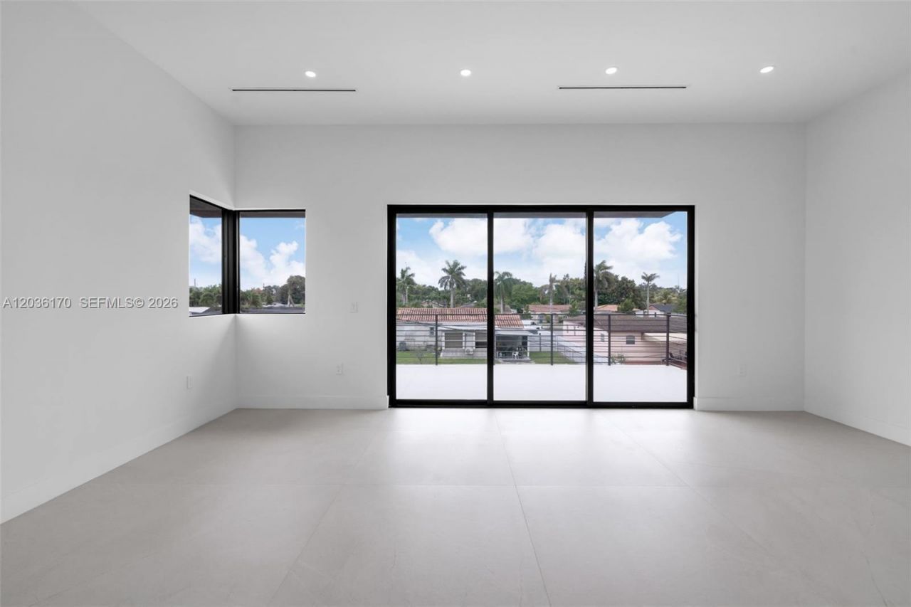 6438 SW 23rd St , Miami, FL 33155 Photo