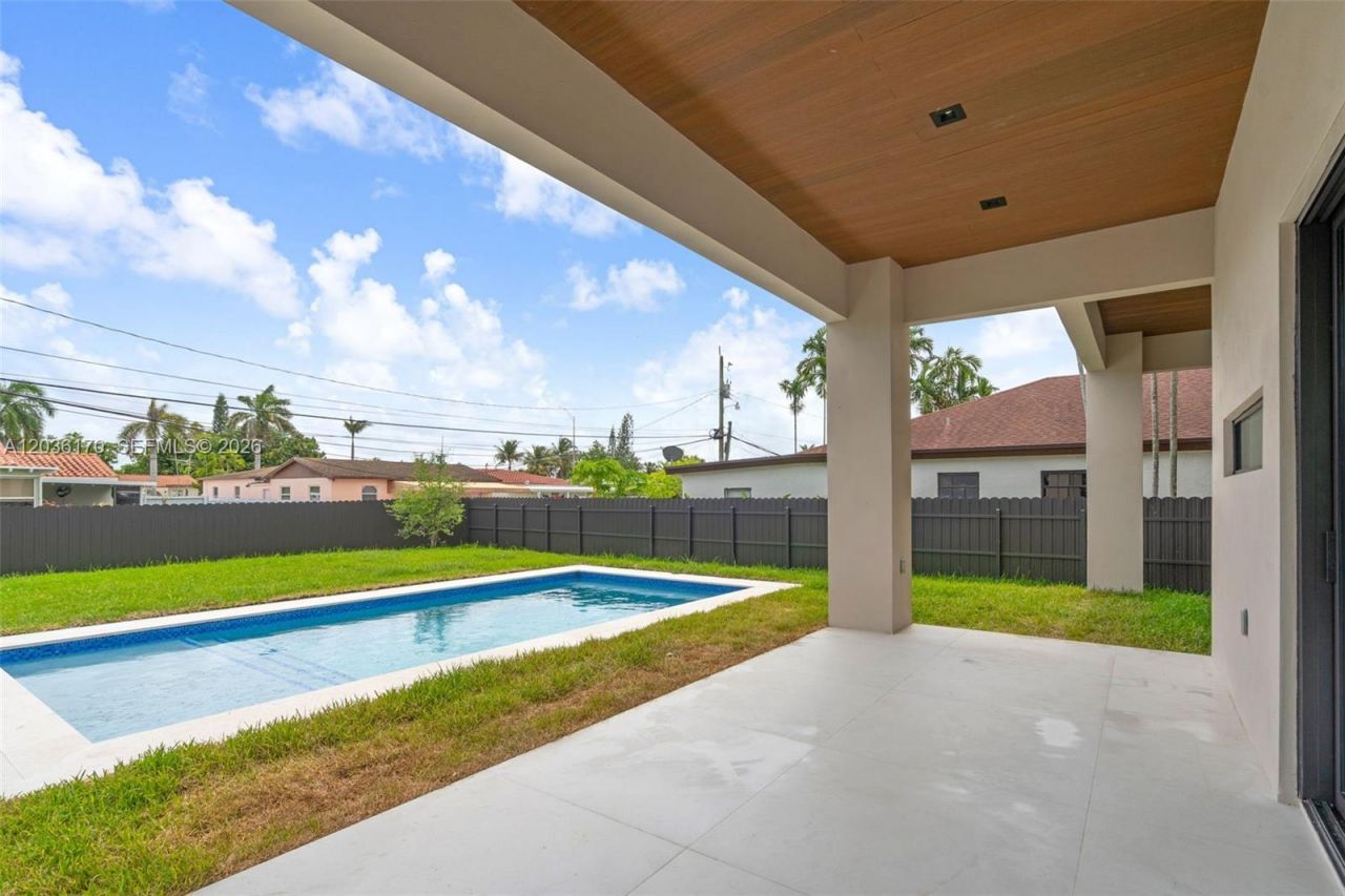 6438 SW 23rd St , Miami, FL 33155 Photo
