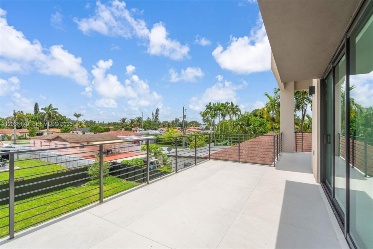6438 SW 23rd St , Miami, FL 33155 Photo