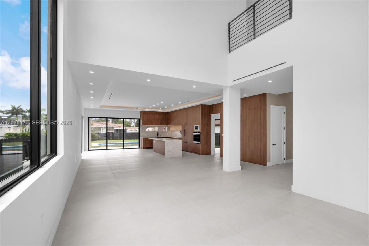 6438 SW 23rd St , Miami, FL 33155 Photo