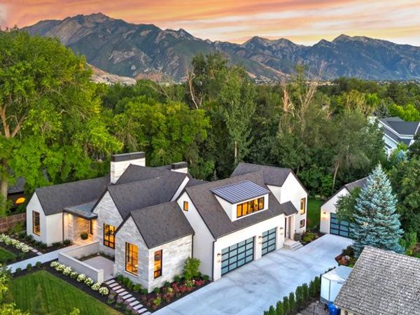 2138 E PHEASANT LN , Holladay, UT 84121
