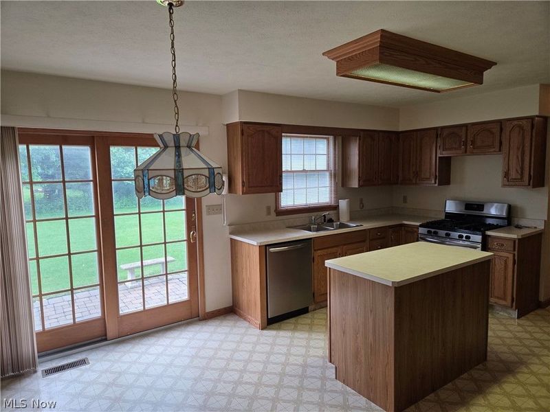 220 Montgomery Drive , Canfield, OH 44406 Photo 8