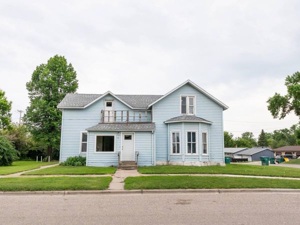 53 1st Avenue NW, Mayville, ND 58257