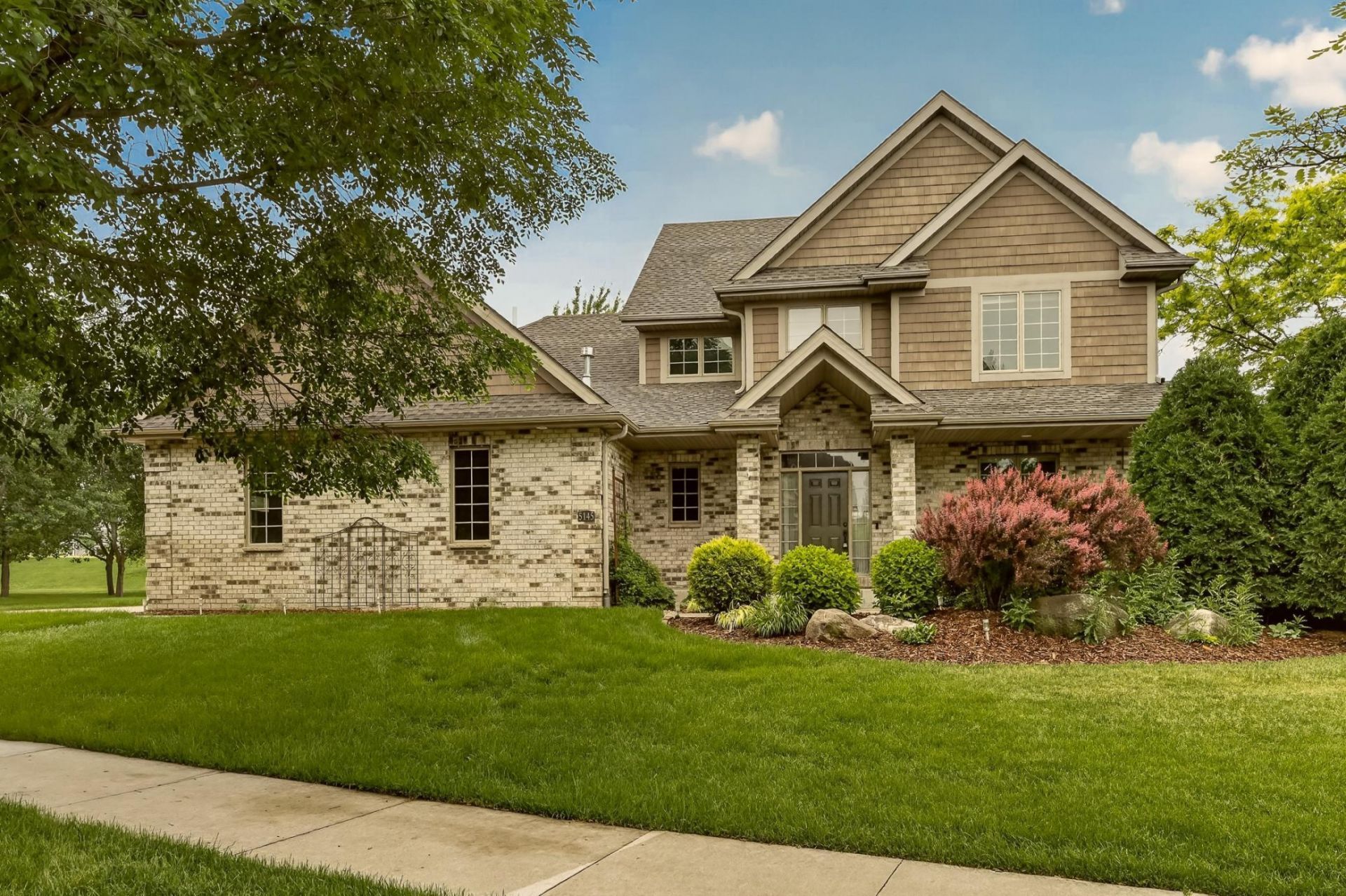 5145 Scenic Oak Drive SW, Rochester, MN 55902
