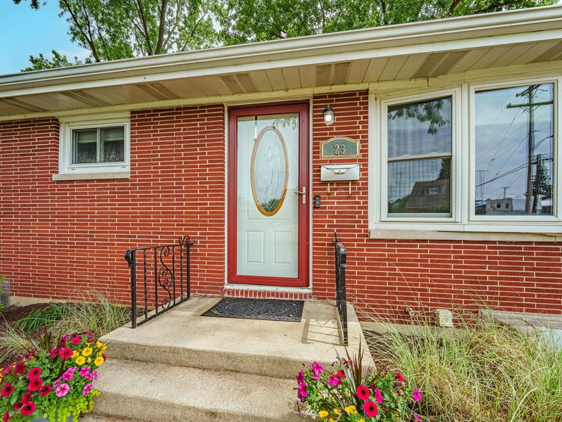 23 Dronfield Road, Troy, OH 45373 Photo 4