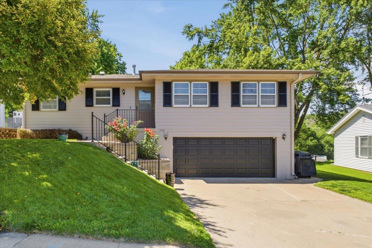 236 Zenith Drive, Council Bluffs, IA 51503 Main Photo