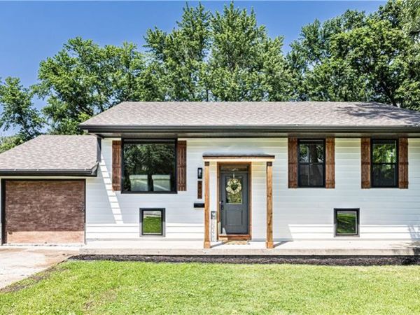 8406 E 93rd Terrace, Kansas City, MO 64138