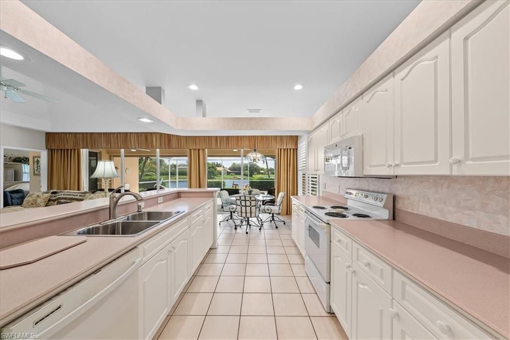 10848 Longshore Way W, Naples, FL 34119 Photo