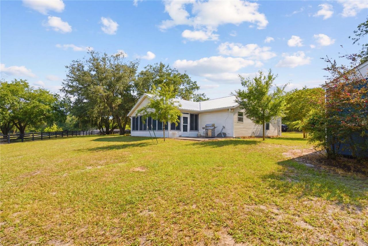 16723 SE 173rd Terrace Road, Weirsdale, FL 32195 Photo