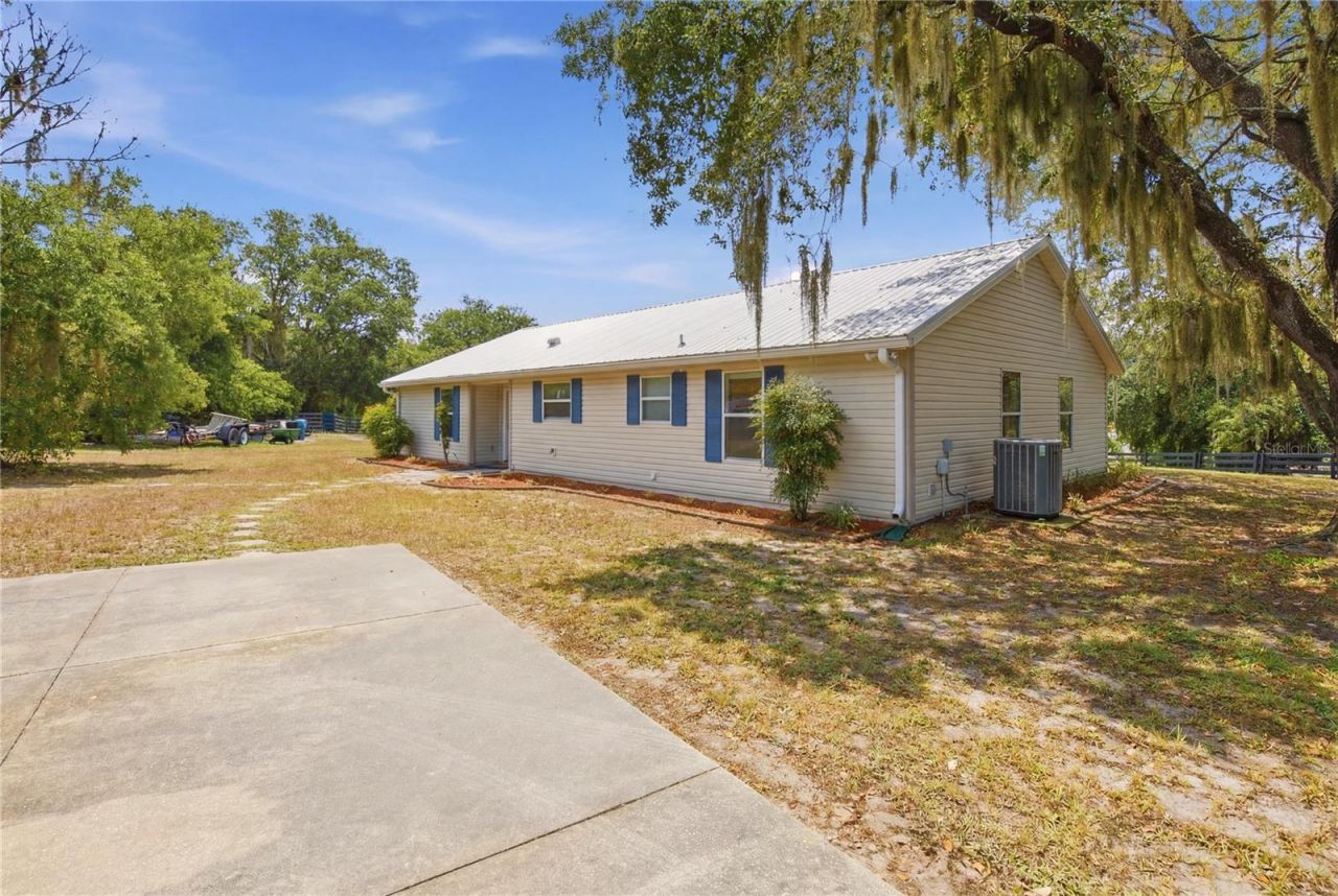 16723 SE 173rd Terrace Road, Weirsdale, FL 32195 Photo