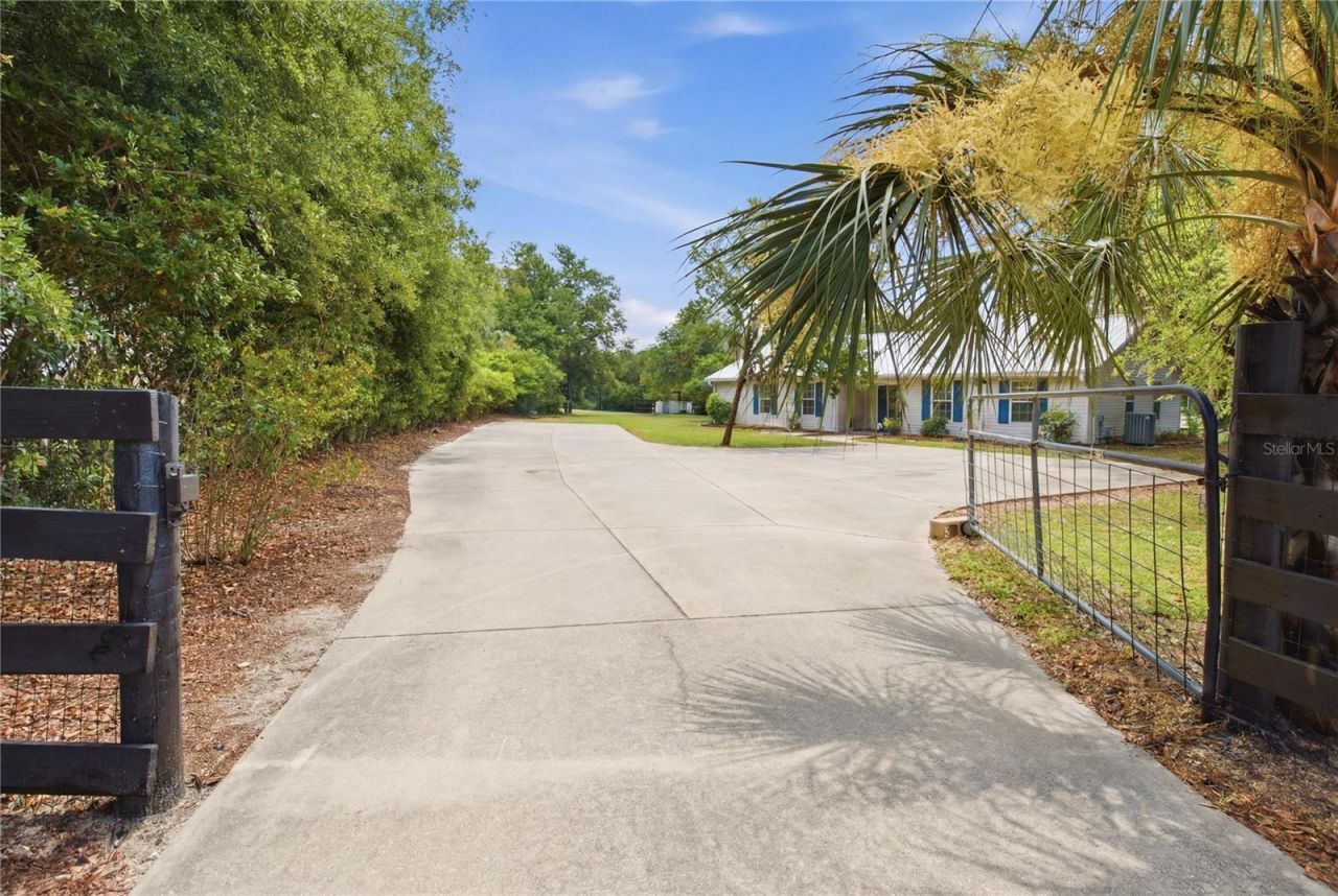 16723 SE 173rd Terrace Road, Weirsdale, FL 32195 Photo