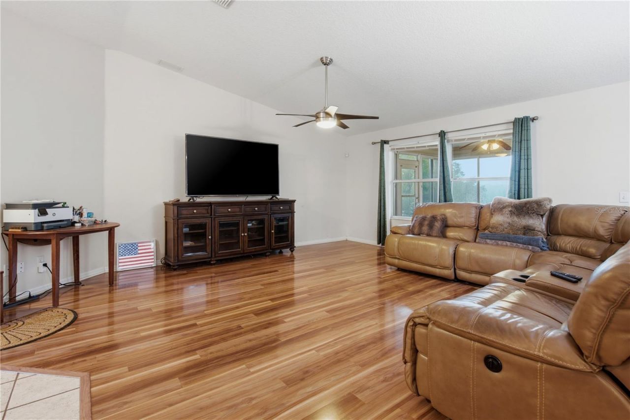 16723 SE 173rd Terrace Road, Weirsdale, FL 32195 Photo