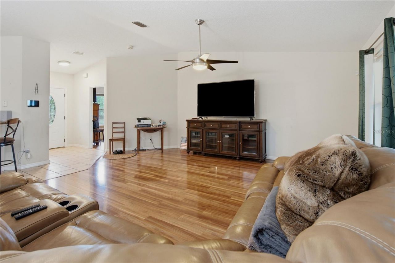 16723 SE 173rd Terrace Road, Weirsdale, FL 32195 Photo