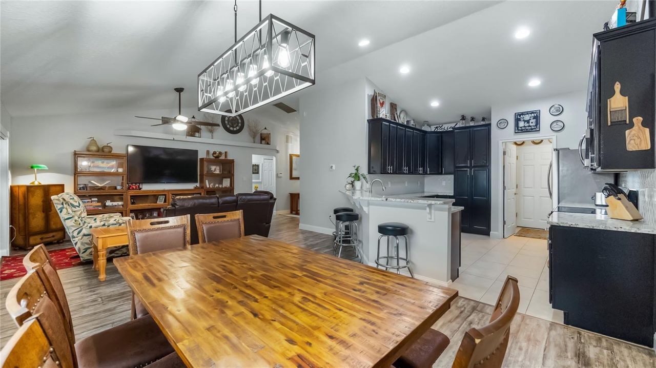 406 S Palm Avenue, Howey in the Hills, FL 34737 Photo