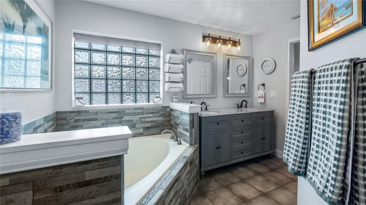 406 S Palm Avenue, Howey in the Hills, FL 34737 Photo