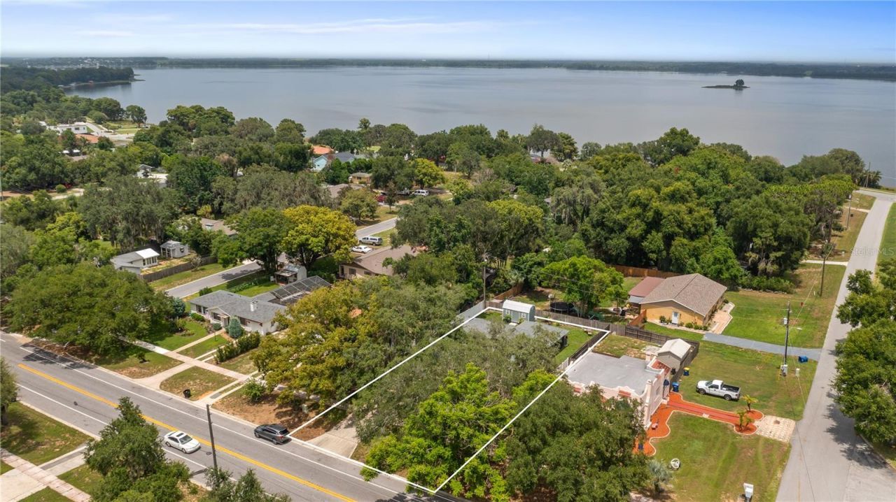 406 S Palm Avenue, Howey in the Hills, FL 34737 Photo