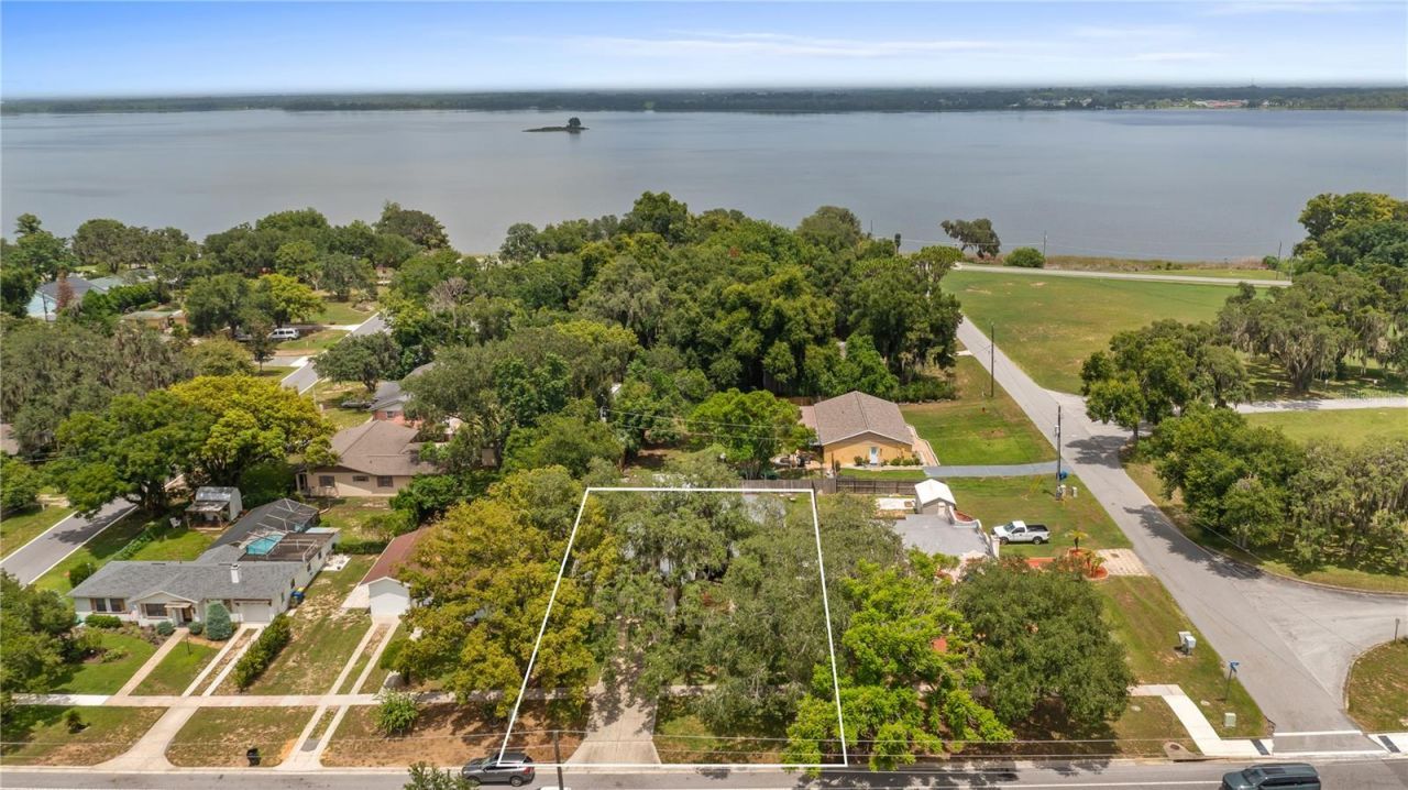 406 S Palm Avenue, Howey in the Hills, FL 34737 Photo