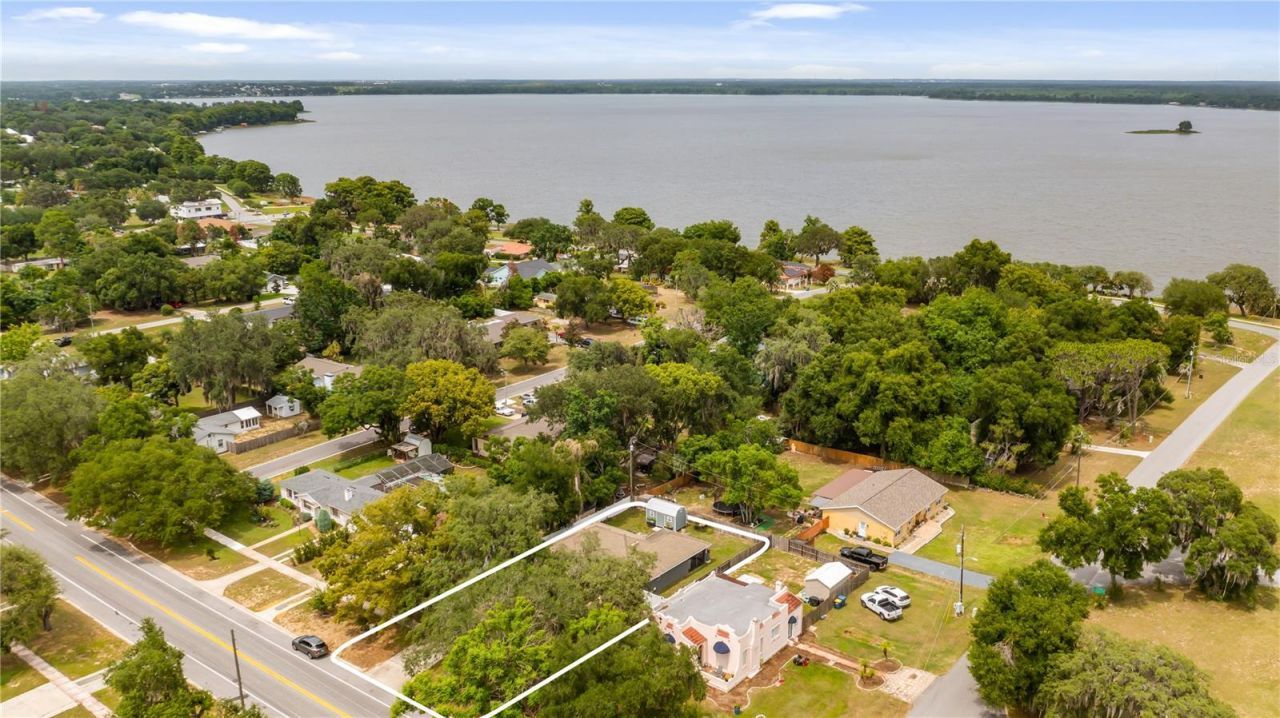 406 S Palm Avenue, Howey in the Hills, FL 34737 Photo