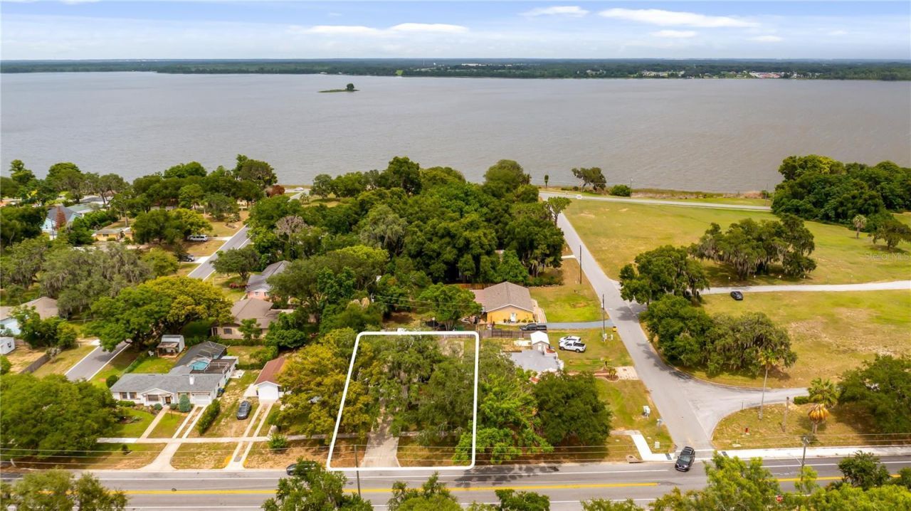 406 S Palm Avenue, Howey in the Hills, FL 34737 Photo