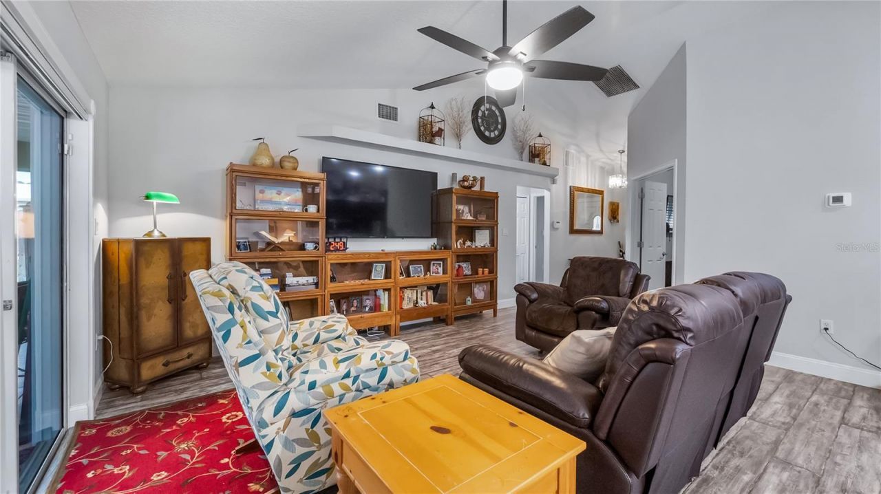 406 S Palm Avenue, Howey in the Hills, FL 34737 Photo
