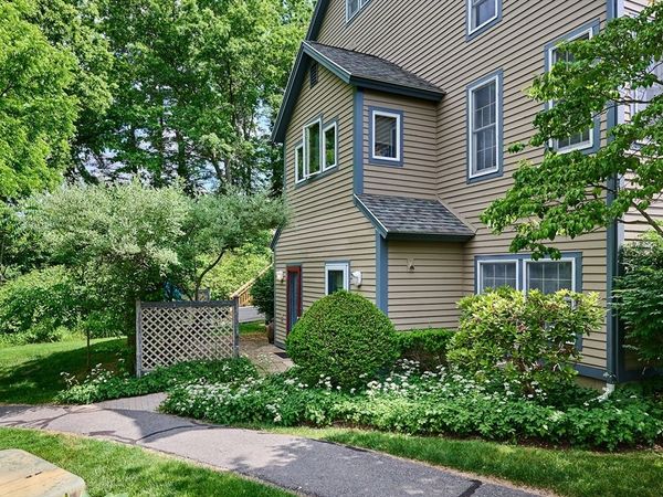 57 Amity Pl, Unit 57, Amherst, MA 01002