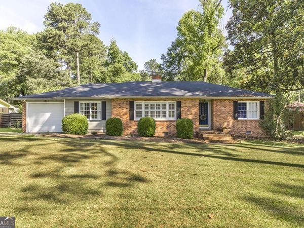 1834 Waverland Circle, Macon, GA 31211