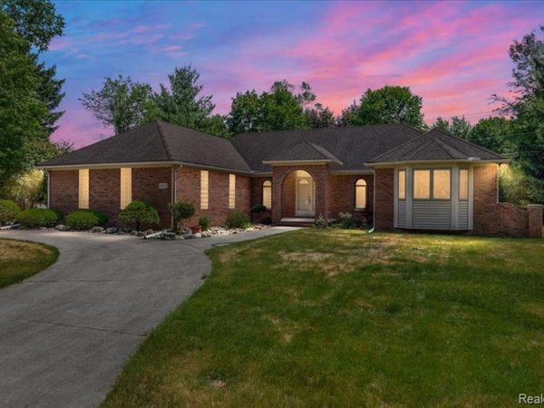 30531 Pembroke Street, Livonia, MI 48152