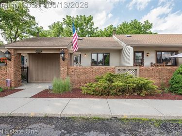 62292 Yorktown Drive, South Lyon, MI 48178