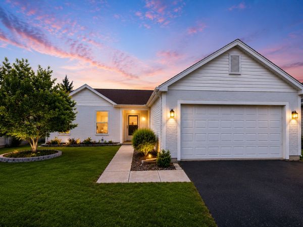 216 Magnolia Drive, North Aurora, IL 60542