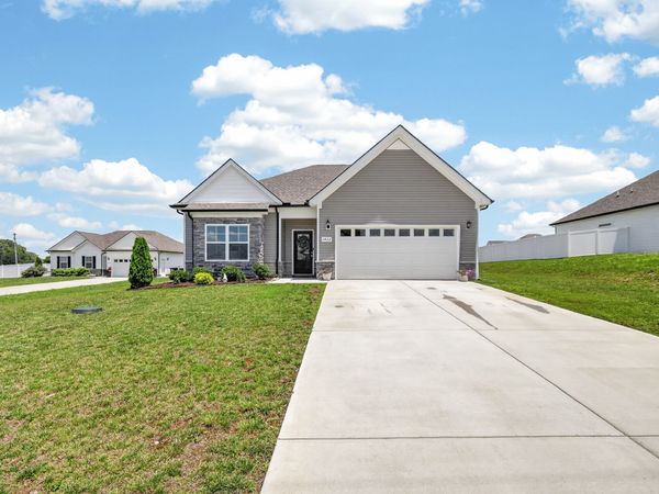 1422 Blackstone St, Murfreesboro, TN 37129