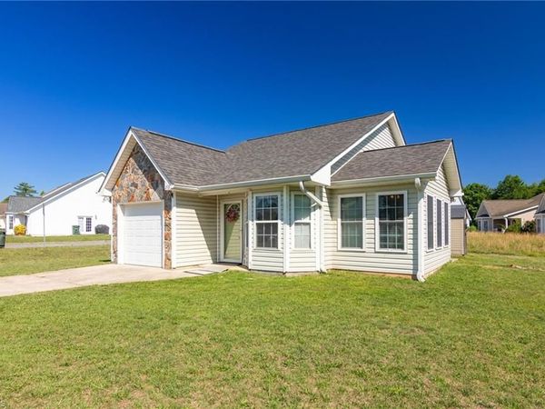 213 Portsmouth Drive , Eden, NC 27288