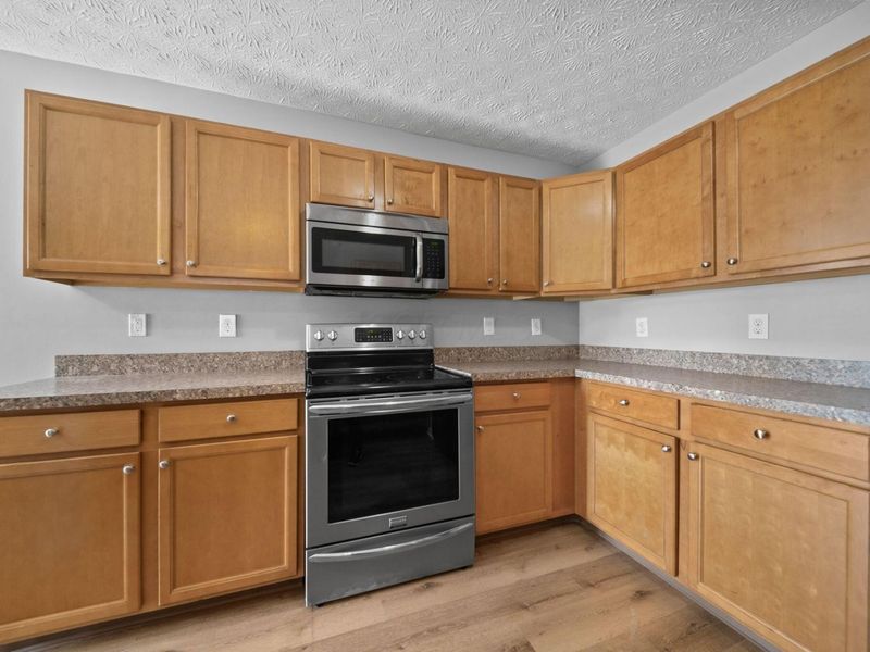 1412 Bellow Falls Place , Columbus, OH 43228 Photo 8