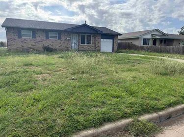 1624 NW 50th St, Lawton, OK 73505