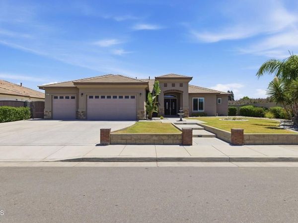 8823 Cripple Creek Avenue , Bakersfield, CA 93312