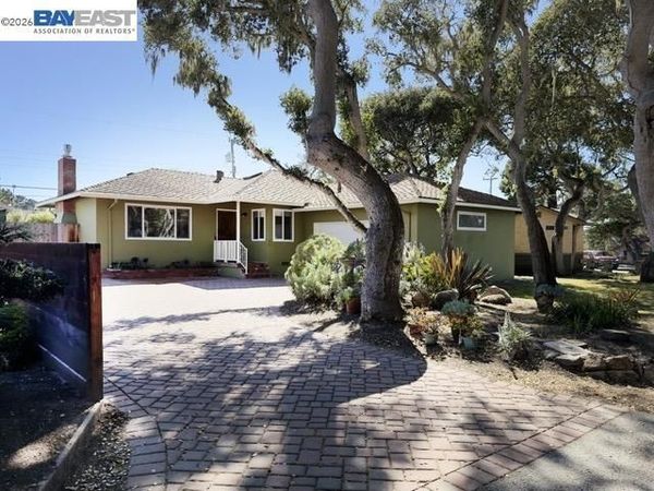 743 Marino pines rd , Pacific Grove, CA 93950