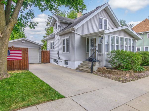 609 Emmet St, Watertown, WI 53094