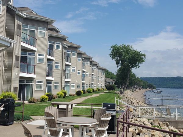 100 Central Point Road , Unit 106, Lake City, MN 55041