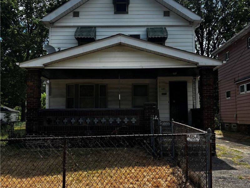 685 E 131st Street, Cleveland, OH 44108 Photo 1