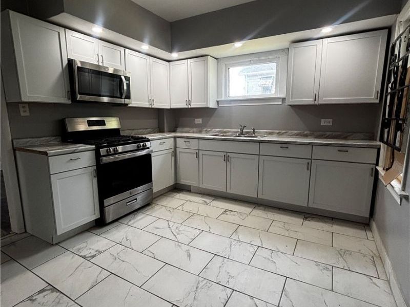 685 E 131st Street, Cleveland, OH 44108 Photo 12