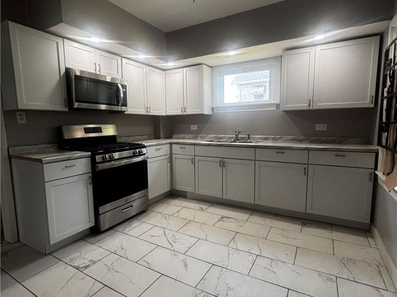 685 E 131st Street, Cleveland, OH 44108 Photo 13
