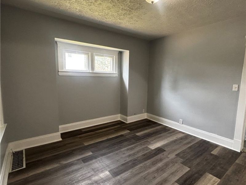 685 E 131st Street, Cleveland, OH 44108 Photo 20